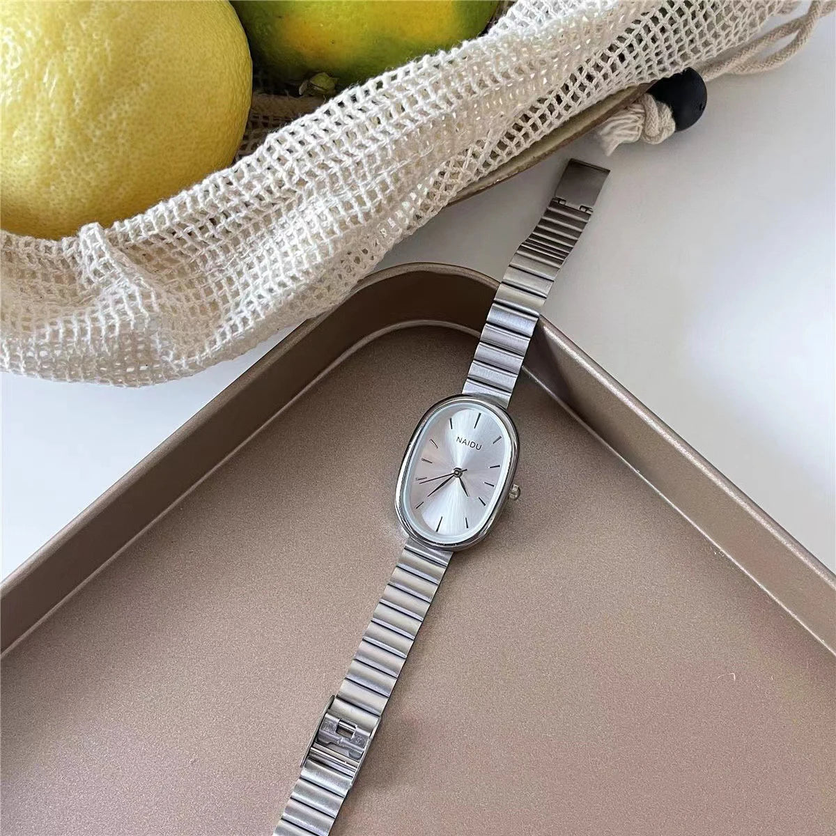 New Gold Vintage Niche High-End Fashion Popular Watch, Small Gold Watch, Women'S Quartz Steel Strip Watch